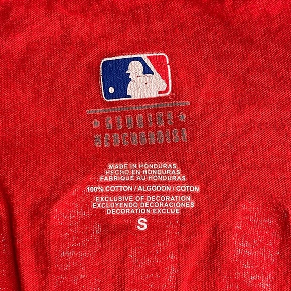 PHILADELPHIA PHILLIES BASEBALL MLB Genuine Merchandise Red T-Shirt S 100% Cotton - Picture 4 of 6